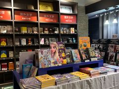 -钟书阁(松江泰晤士小镇店)