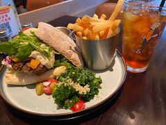 嘉年华牛肉汉堡-bluefrog蓝蛙(皇庭广场店)