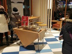 -85度C(生甜甜圈研究工坊·上海平凉店)
