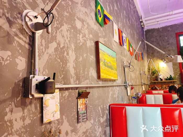 VIKING SALOON美式烟熏烤肉精酿餐酒吧大堂图片