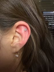 -鳌首刺青纹身 穿孔饰品店