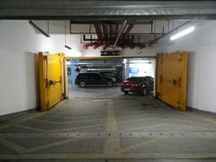 -丽丰购物中心·停车场