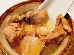 椰皇竹笙炖鸡汤-金戈戈香港豉油鸡(皇庭广场店)