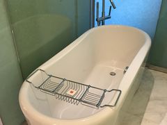 -上海滴水湖皇冠假日酒店