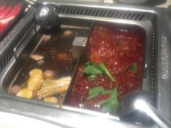 鸳鸯锅底-海底捞火锅(杭州庆春路夜宵主题店)