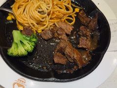 -汤姆家的牛排意面披萨(新城市广场店)