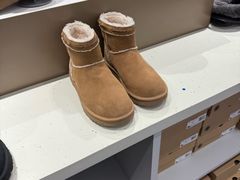 -UGG(燕莎奥特莱斯购物中心店)