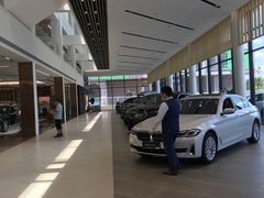 -上海宝宁宝马4S店