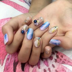 -逸日式美甲美睫工作室