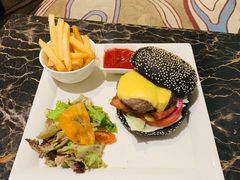 -华邑酒店·鲜艳全日自助餐厅