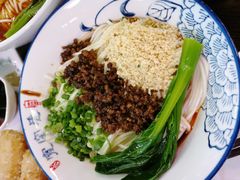成都担担面-张氏宽窄巷成都名小吃(茂业百货华强北店)