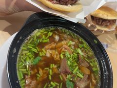 -闫家驴肉老店(华电一校店)
