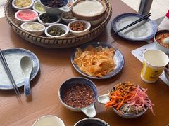 -包整·丝娃娃(一览甲秀楼风景店)