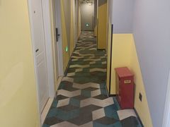 -上海泊客小栈(虹桥娄山关路地铁站店)
