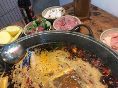 -四小区火锅·巷子里的重庆火锅(花照壁店)
