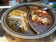 -阿瓦山寨·湘菜现炒·剁椒鱼头王(咸阳总店)