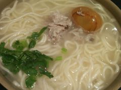 -亮亮面馆(经六路店)