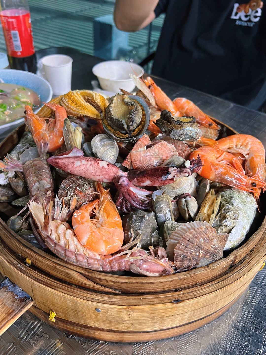 海鲜白酒能一起吃吗,会肚子痛吗,海鲜和白酒能一起吃吗 海鲜白酒能一起吃吗,会肚子痛吗,海鲜和白酒能一起吃吗