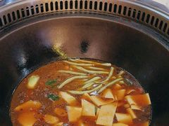 -哈尔滨烧烤·山河村铁锅炖(交大店)