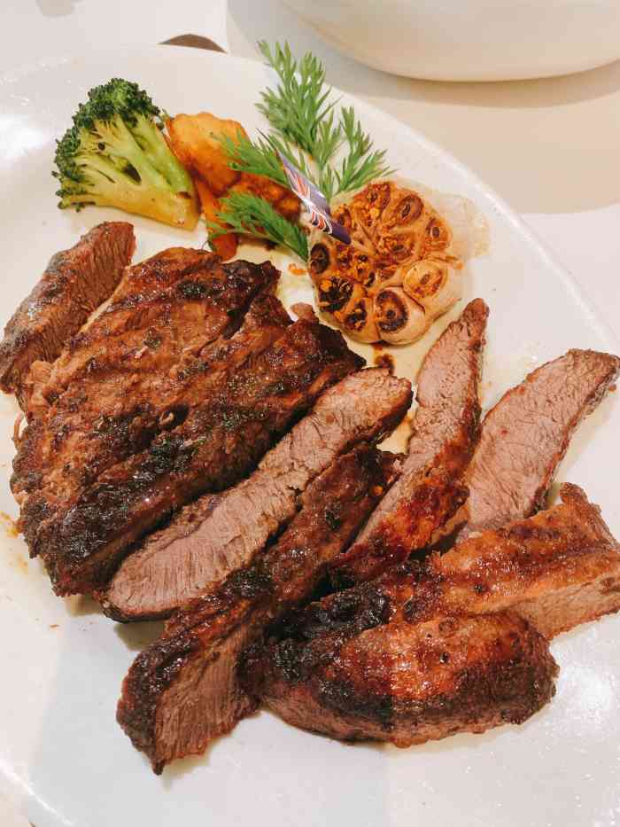 佐度王子扒房(西城红场店)-"吃了一些菜,只有牛排好吃,其他都不要点了