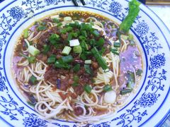 -渝之汇牛肉豌杂面