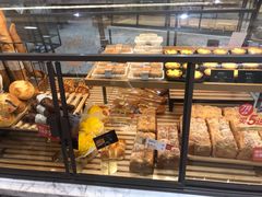 面包甜点陈列柜-面包新语(上地华联店)