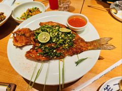 香茅草烤鲈鱼-一坐一忘云南菜(北京skp店)