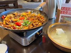 -富正毅三下锅·湘西韵味(天门山索道店)