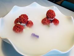 杨梅鳕鱼球-柳莺湖上·湖景餐厅·江南菜(西湖店)