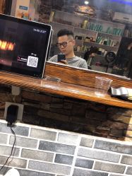 -首艺造型KM潮牌沙龙