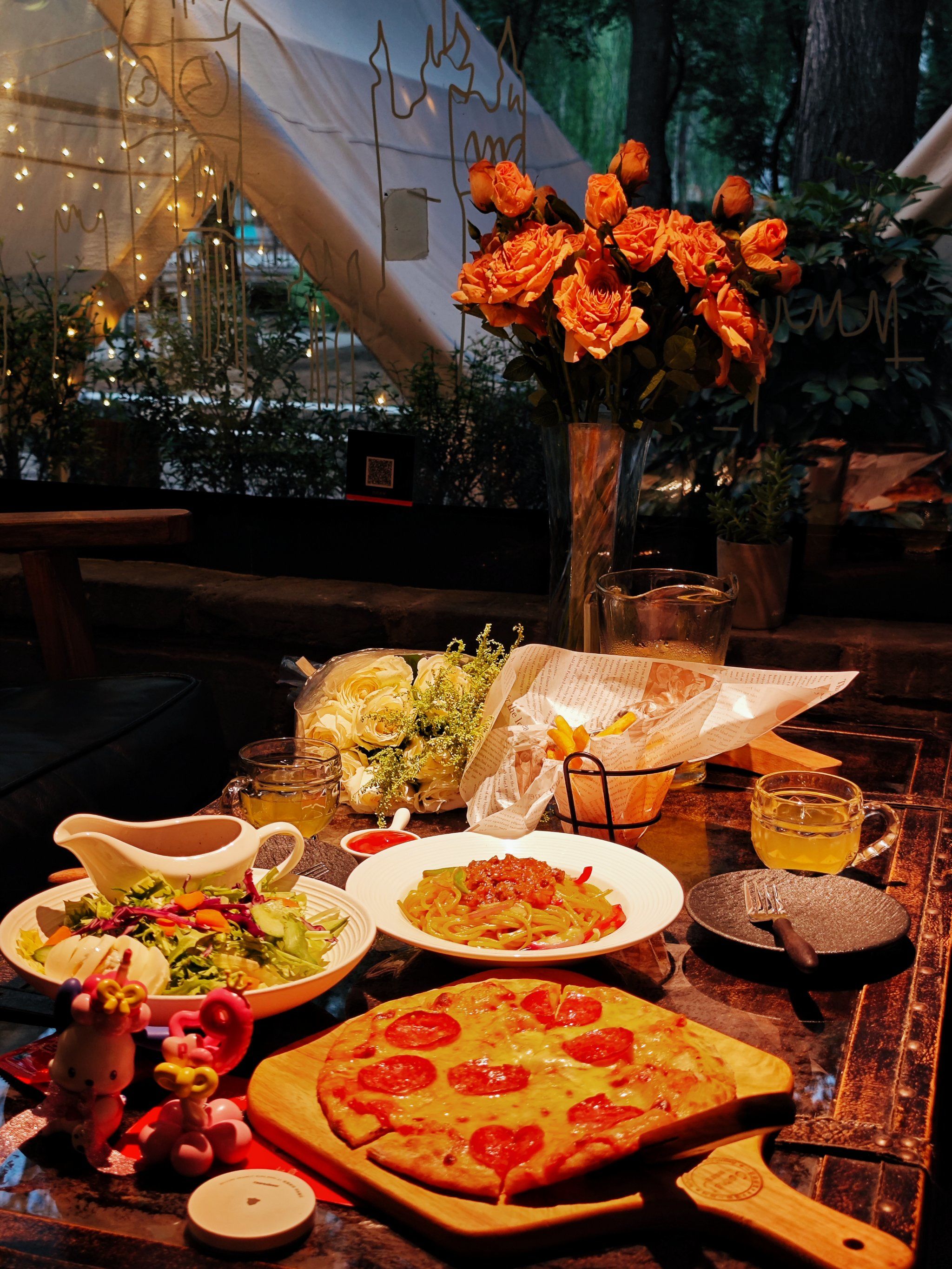 浪漫夜晚的美食约会