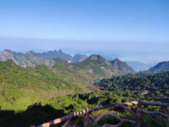-黄山光明顶山庄