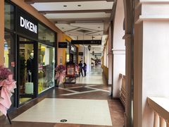 -首创奥特莱斯(西安店)