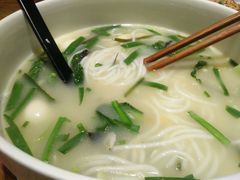 秀才米线-茶花妹子云南餐厅(传媒大学店)