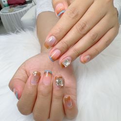 -七彩虹美甲美睫 半永久