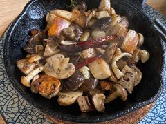 橄榄油煎蘑菇-幸薈飯堂