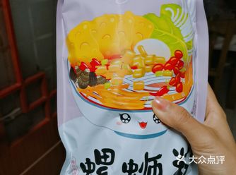 柳州人家平价也好吃，这次试的只投螺碗家的，料比较多