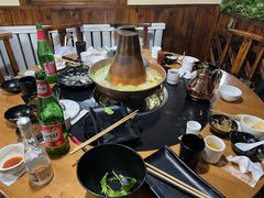 -果松木炭酸菜铜火锅·外婆参鸡汤