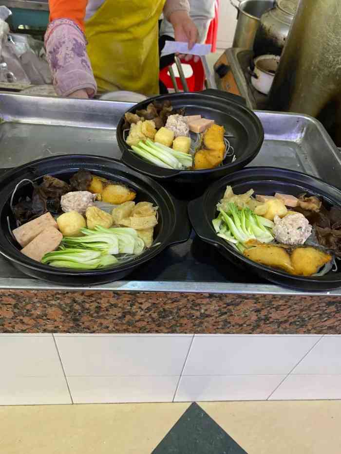 草庐酒家-"属于当地的老字号了～边上有个点心部 感觉.