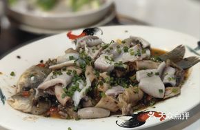 Boneless Cuttlefish with Bamboo Intestine