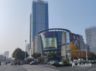 今天是周末，在家没什么事，媳妇拉着出来逛街