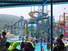 -平湖九龙山乐满地水上乐园