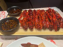-肥肥虾庄·金牌油焖大虾(汉街SKP店)