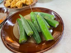-猪三哥肥肠鸡川菜小炒