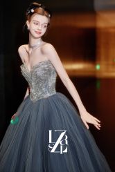 -Renee芮亦婚纱(原丽莎)