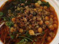 杂酱酸辣粉-荀记肉夹馍(三八家乐福店)