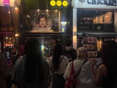 -BHC炸鸡(明洞总店)