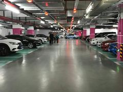 -龙湖天街-停车场