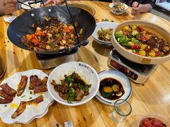 -富正毅三下锅·湘西韵味(天门山索道店)