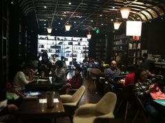 -钟书阁(松江泰晤士小镇店)